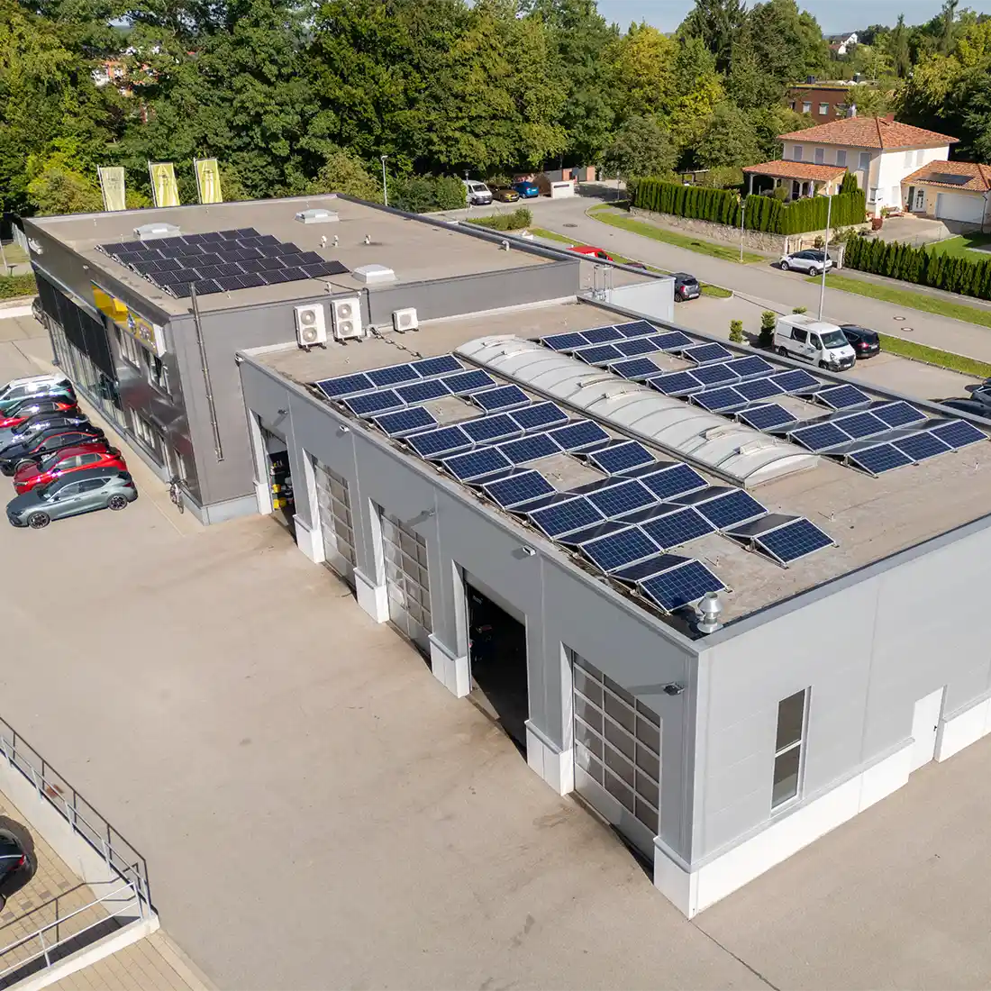 Photovoltaik auf einem Industriedach